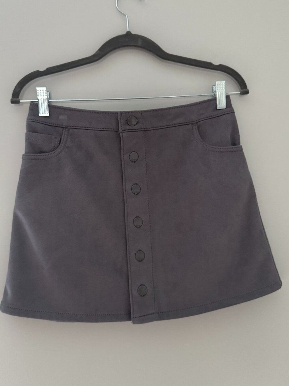 Express Grey Faux Suede Snap Front Mini Skirt Size 4
